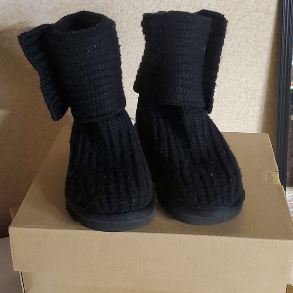Ugg toddler cardi boot. Size 12. Black knit. - Picture 2 of 12